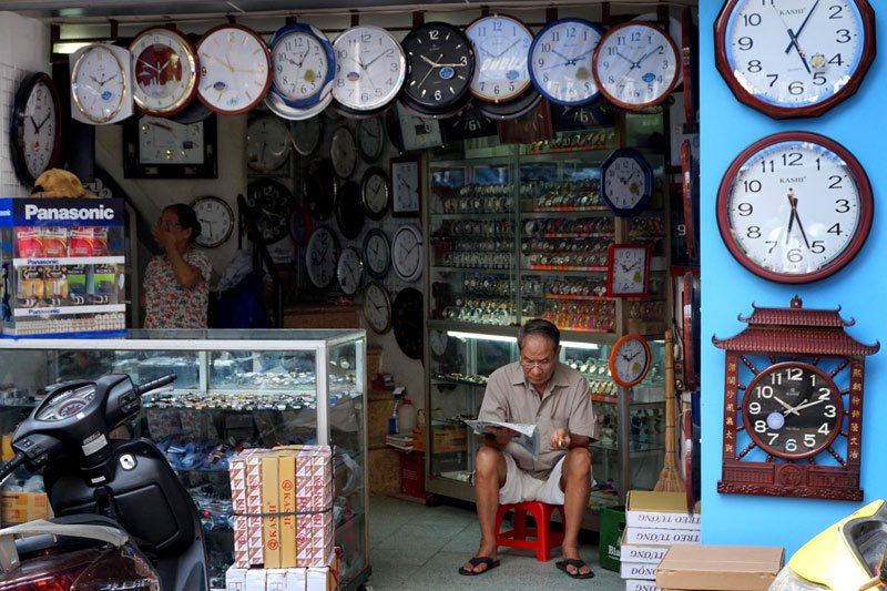 Người[-]đọc[-]tin[-]tức[-]báo[-]in[-]đang[-]dần[-]mai[-]một[-]ở[-]Thủ[-]đô